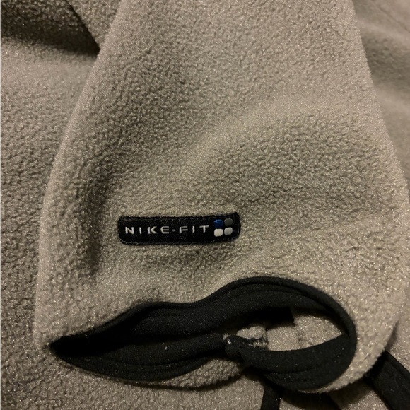 Nike ACG Men's Beige Performance Jacket - Picture 9 of 10